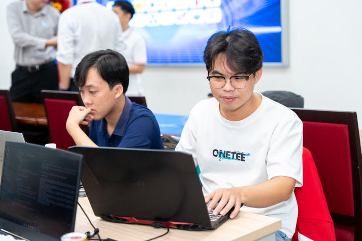 [Video] HUTECH đăng cai Chung kết OAI HCMC 2025: “Sàn đấu” AI mở ra cơ hội chinh phục công nghệ số 51