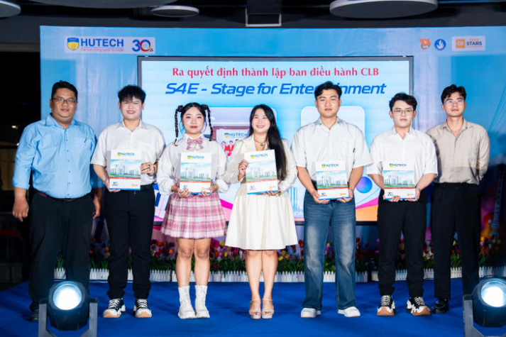 HUTECH ra mắt loạt CLB nghệ thuật, sẵn sàng bùng nổ những hoạt động mới 40