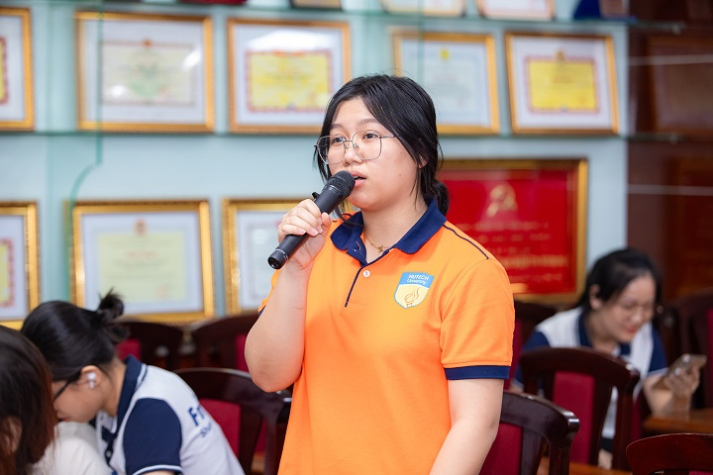 Sinh viên Khoa Marketing - Kinh doanh quốc tế bứt phá tư duy marketing trong kỷ nguyên Blockchain và AI 46