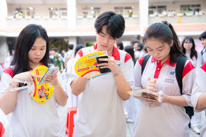 [Ảnh] HUTECH Scholarship Tour 2026 “phủ sóng” học bổng xuyên Việt,  tiếp sức sĩ tử chạm tương lai 285