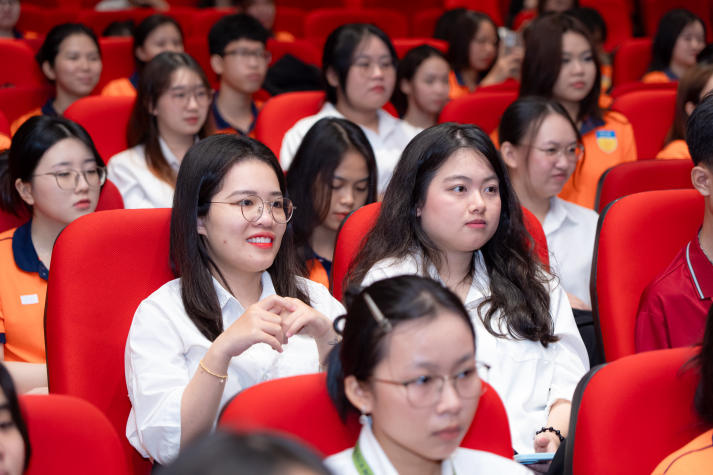 “Có thử đã là xuất sắc”: Huy Forum truyền cảm hứng để HUTECH-ers dám khác biệt và dám bước tiếp 44