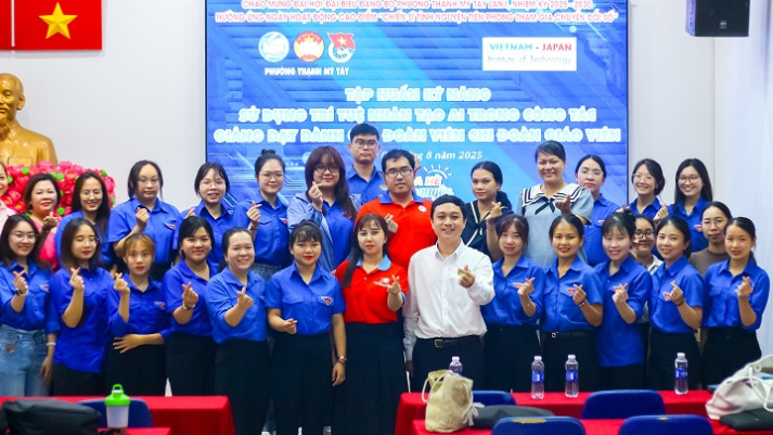 TS. Hà Minh Tuấn - Phó Viện trưởng VJIT tập huấn sử dụng AI cho Cán bộ - Giáo viên - Công nhân viên ngành Giáo dục phường Thạnh Mỹ Tây 57