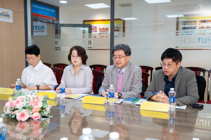 Buổi thảo luận các nội dung hợp tác đào tạo giữa HUTECH và Tongmyong University 30