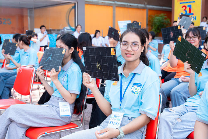 [Video] Sinh viên Khoa Điều dưỡng - Kỹ thuật y học “cháy” hết mình tại HUTECH’s Health Festival 2026 74