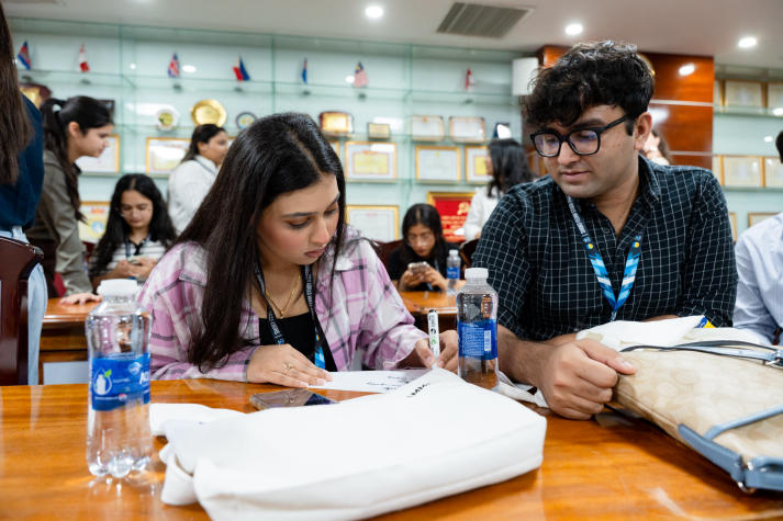 Khởi động STSP 2025: HUTECH và JGU (Ấn Độ) thúc đẩy giáo dục trải nghiệm và giao lưu văn hóa Việt - Ấn 72