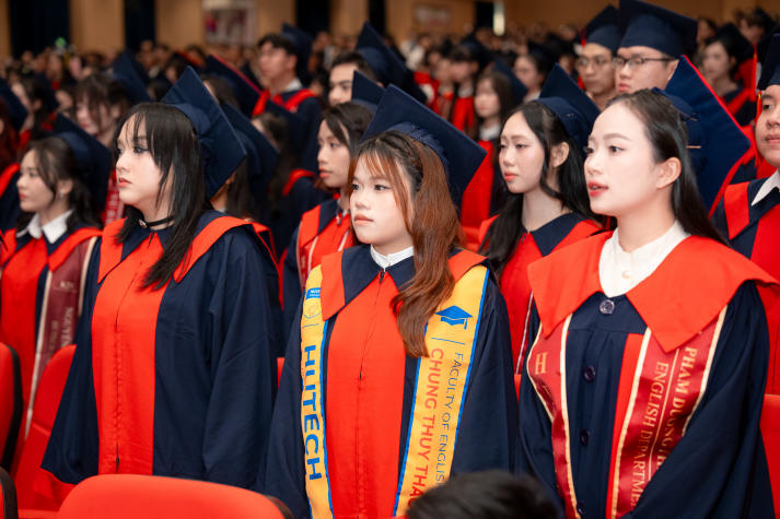 Ngày tốt nghiệp: Tân khoa HUTECH vững vàng bước vào “đại lộ thành công” 10