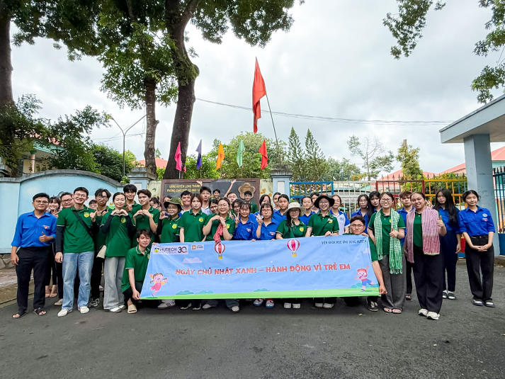 Sinh viên Viện Khoa học Ứng dụng chung tay tạo dựng không gian học tập xanh tại “Ngày Chủ nhật xanh” lần thứ 158 63