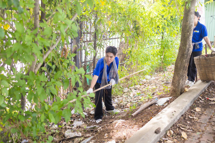 Mùa hè xanh HUTECH 2025: Gặp gỡ gia đình có công với cách mạng và xây dựng không gian sống an toàn - sạch - đẹp 183