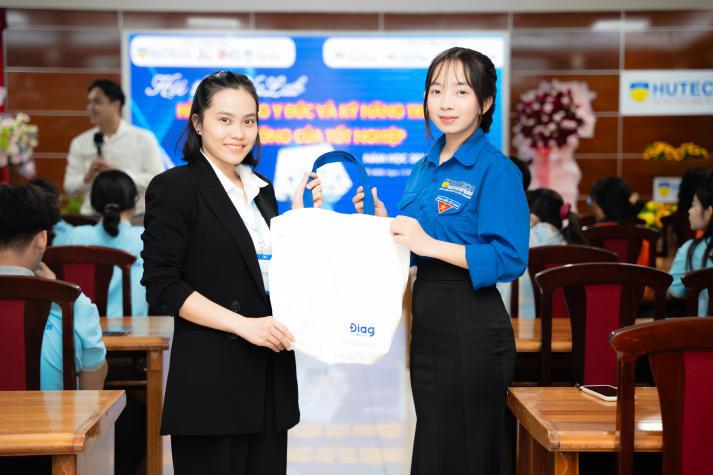 Giữ trọn y đức, vững bước vào nghề cùng sinh viên Khoa Điều dưỡng và Xét nghiệm 69