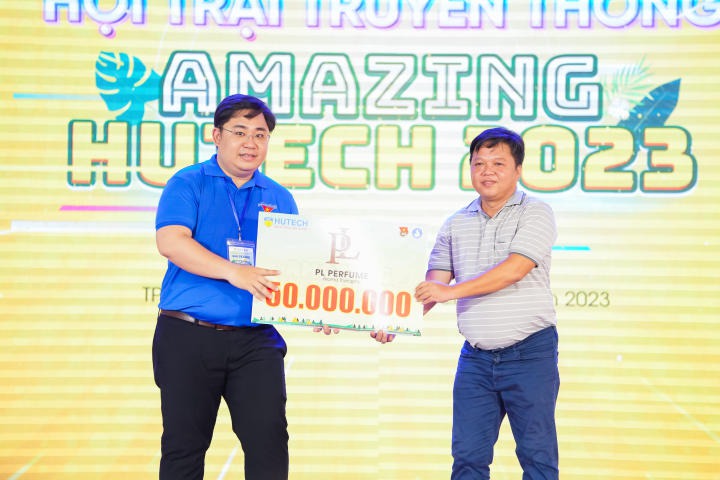 Hội trại AMAZING HUTECH 2023 chính thức khai mạc, sinh viên bật mood “chơi hết sức, quẩy hết mình” 150