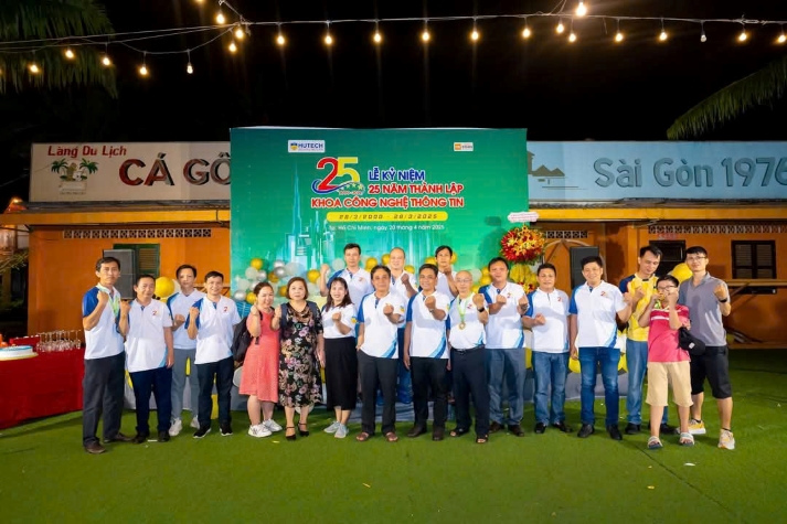 Dấu ấn 25 năm thành lập Khoa Công nghệ thông tin: Kết nối truyền thống - Kiến tạo tương lai 23