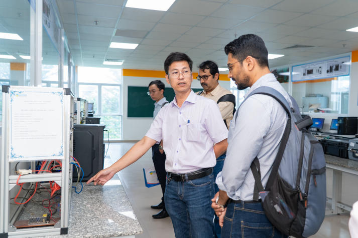 ​HUTECH làm việc với Bosch Global Software Technologies Việt Nam 77