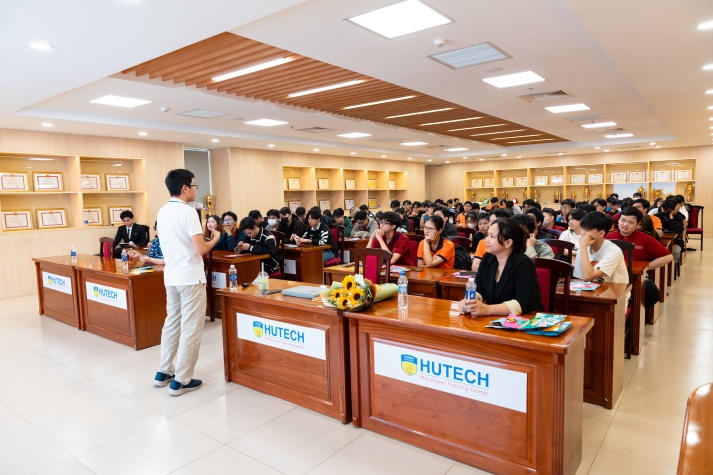 Seminar HUTECH Innovatalk 2024: Góc nhìn đa chiều về bảo tồn và phát huy nghề truyền thống 58