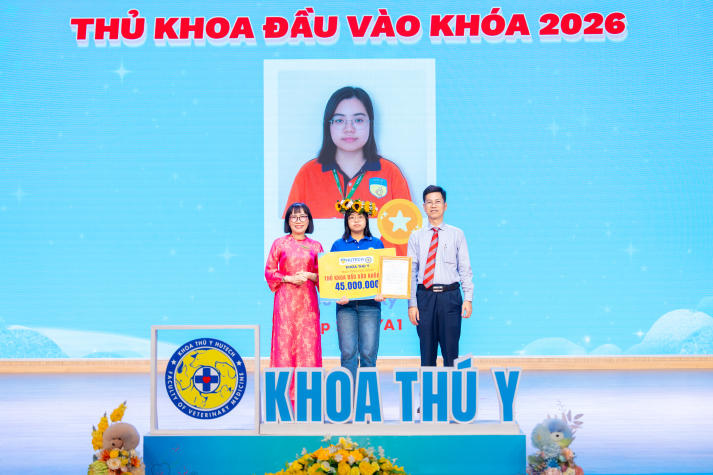 Tân sinh viên Khoa Thú y khởi đầu chặng đường đại học bằng tri thức, công nghệ và lòng trắc ẩn 51