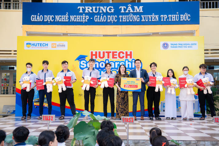 [Video] Từ học bổng HUTECH, học sinh TT. GDNN - GDTX Thủ Đức thêm động lực theo đuổi giấc mơ đại học 23