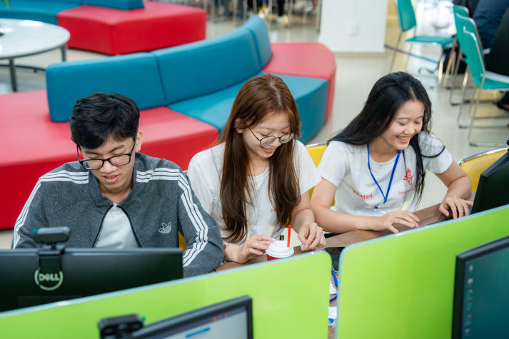 Nhiều tài năng công nghệ trẻ trong và ngoài nước đến HUTECH, đăng ký nhập cuộc Kỳ thi OLP, OlpAI, Procon, ICPC 2025 40