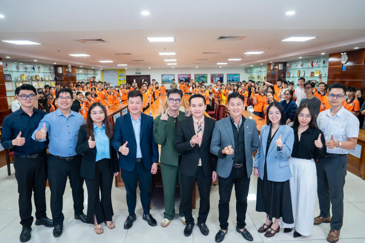 [Video] Kỹ năng lắng nghe và quản trị cảm xúc: Chìa khoá thành công cho sinh viên HUTECH 102