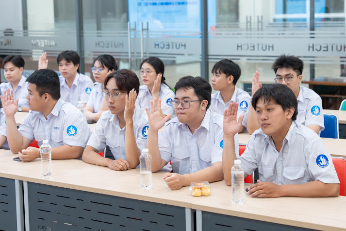 Thế hệ cán bộ Hội HUTECH mới ra mắt: Sẵn sàng cống hiến, dẫn dắt phong trào sinh viên 32