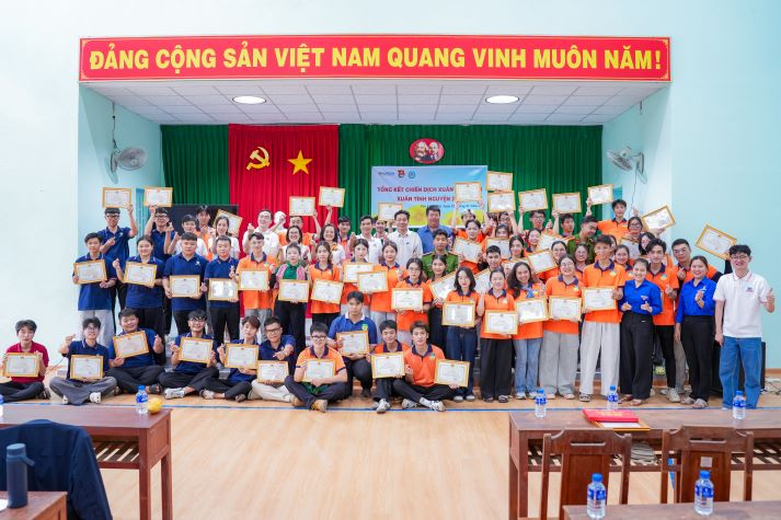 Xuân sắc xanh 2026: Sinh viên HUTECH mang Tết yêu thương đến với người dân Vĩnh Long 144