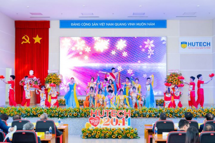 [Video] HUTECH long trọng tổ chức Lễ kỷ niệm 41 năm Ngày Nhà giáo Việt Nam 23