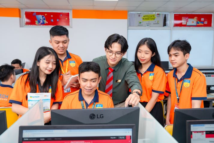 [Hướng nghiệp 2026] Bước vào kỷ nguyên không biên giới, Kinh doanh quốc tế mở ra nhiều hướng đi triển vọng 26