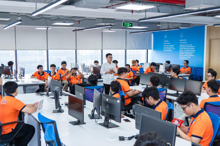 [Video] Sinh viên HUTECH học được gì từ những chuyến tham quan thực tế doanh nghiệp? 59