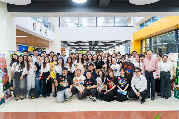 [Video] Khi sinh viên Khoa Quản trị Kinh doanh trở thành “nhà sáng tạo xanh” 198