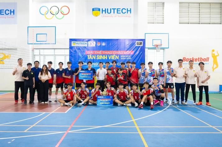 “The Young” là chủ nhân cúp vô địch Bóng chuyền nam Giải thể thao chào đón tân sinh viên năm học 2024-2025 12