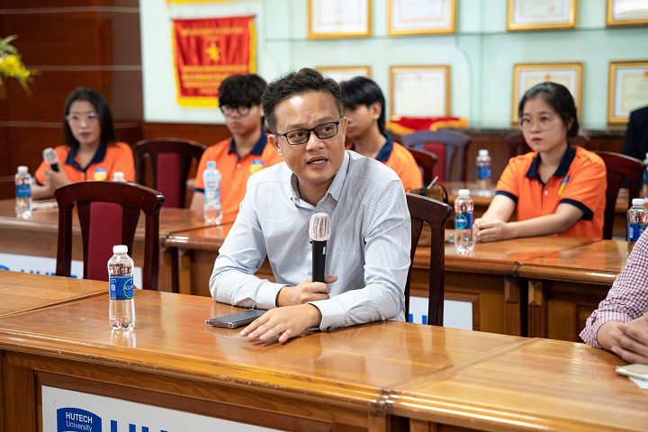 Tân sinh viên chương trình liên kết quốc tế CY Cergy Paris Université (Pháp) hứng khởi tìm hiểu về chương trình học 31