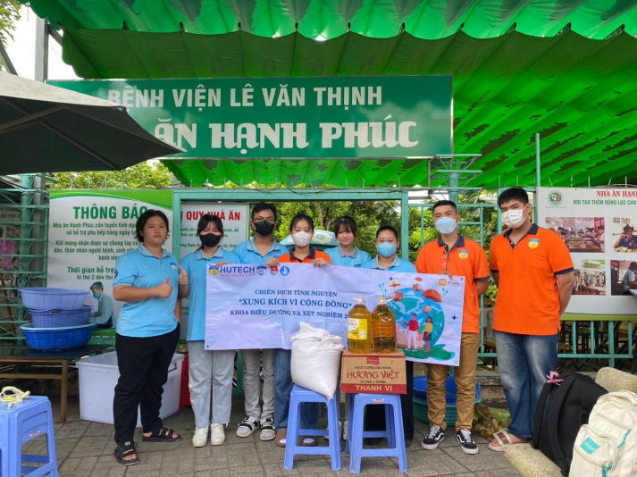 Sinh viên Khoa Điều dưỡng và Xét nghiệm lan tỏa yêu thương qua loạt hoạt động thiện nguyện 76