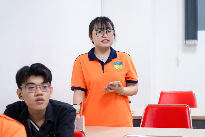 Sinh viên Khoa Tài chính - Thương mại HUTECH "giải mã" cơ hội đầu tư chứng khoán 63