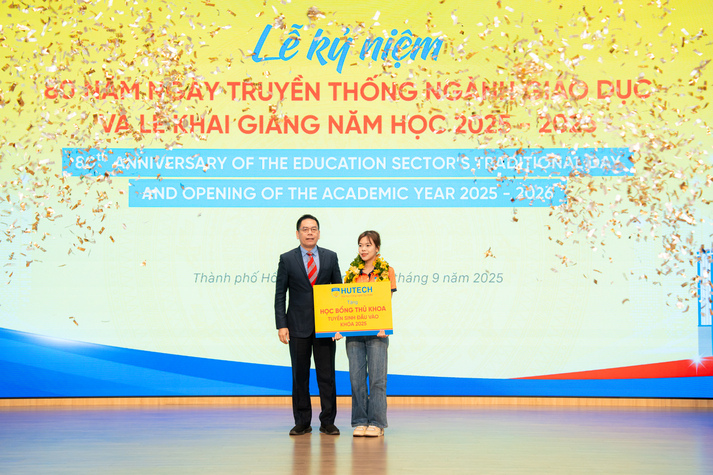 HUTECH opens the 2025-2026 academic year alongside the national celebration of 80 years of Vietnam’s education 92