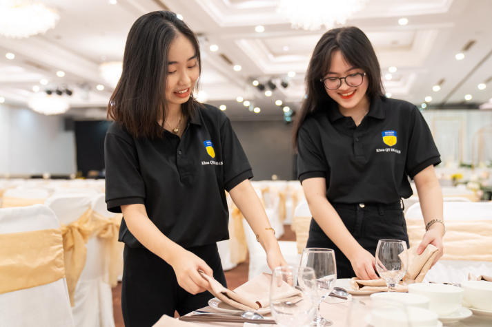 Ngành Quản trị du lịch, nhà hàng, khách sạn, sự kiện HUTECH xét học bạ từ 18 điểm, học phí khoảng 11 triệu/học kỳ 49