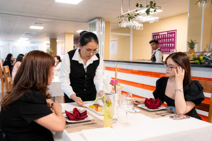 Pura Dining - Khi sinh viên HUTECH vận hành nhà hàng chay fine dining như một mô hình kinh doanh thực thụ 85