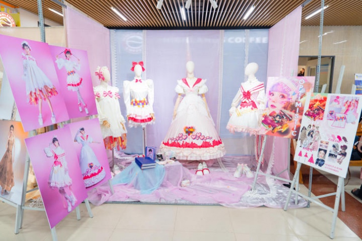 [Video] Đem bọ cánh cứng và người vô gia cư vào đồ án tốt nghiệp, 02 sinh viên ngành Thiết kế thời trang HUTECH “cán đích” thủ khoa và á khoa 99