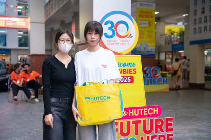 Nhiều nữ sinh thế hệ mới chọn chinh phục nhóm ngành Công nghệ - Kỹ thuật tại HUTECH 18