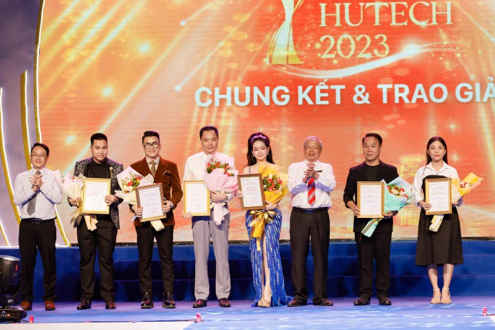 Nữ sinh Nguyễn Thị Tuyết Nhung đăng quang Hoa khôi Miss HUTECH 2023 145