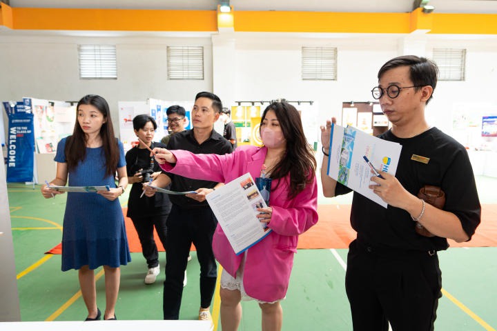 Sinh viên ngành Thiết kế đồ họa “trình làng” hơn 70 tác phẩm tại triển lãm đồ án tốt nghiệp 9