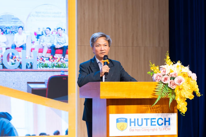 Kỹ sư công nghệ thông tin tương lai của HUTECH được chuyên gia đồng hành định hướng nghề nghiệp 15