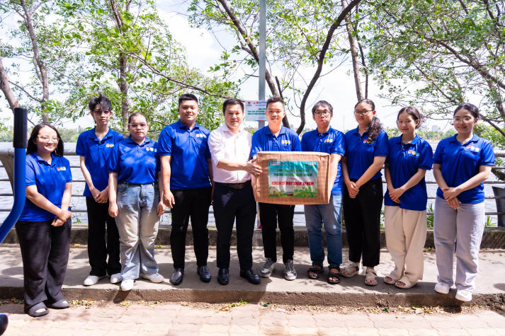 Nhà trường “tiếp lửa” nhiệt huyết cho các chiến sĩ Mùa hè xanh HUTECH 2025 33