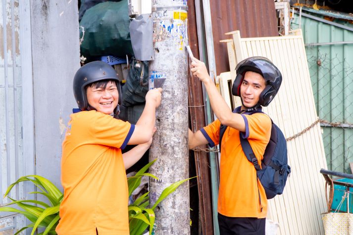 Đoàn Thanh niên HUTECH tổ chức hoạt động tình nguyện xoá gỡ quảng cáo tín dụng đen, trái quy định 54