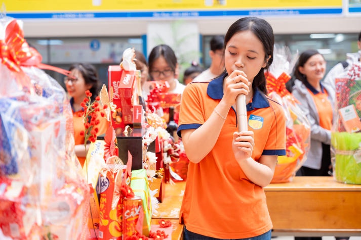 Sinh viên Khoa Tài chính - Thương mại gói yêu thương, gửi ấm áp trong những món quà Tết ý nghĩa 129