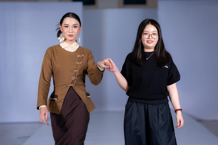 [Video] Trình diễn đồ án trang phục công sở của sinh viên Thiết kế thời trang: Giao thoa sáng tạo và ứng dụng 56