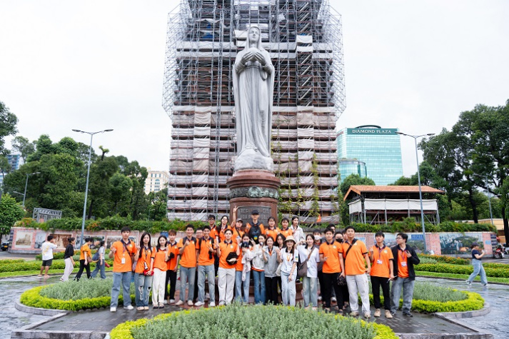 Sinh viên VKIT tiếp nối hành trình khám phá di sản tại Bảo tàng TP.HCM và Dinh Độc Lập 49