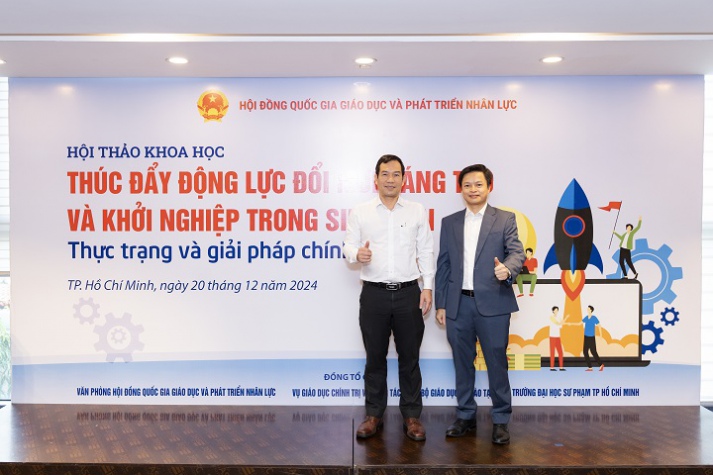 ThS. Nguyễn Xuân Hưng - Viện trưởng VJIT báo cáo tại hội thảo khoa học về thúc đẩy đổi mới sáng tạo và khởi nghiệp trong sinh viên 16