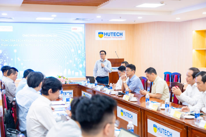 HUTECH collaborates with HCMC C4IR to advance digital technology development strategy 46