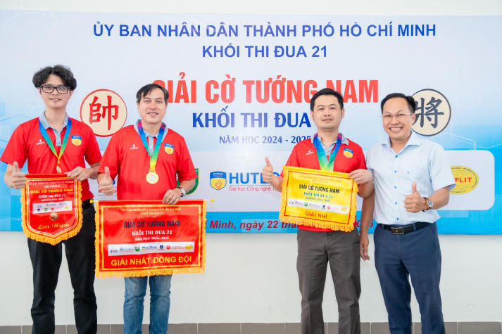 HUTECH xuất sắc giành giải Nhất đồng đội tại Giải Cờ tướng Nam Khối thi đua 21 năm học 2024-2025 76