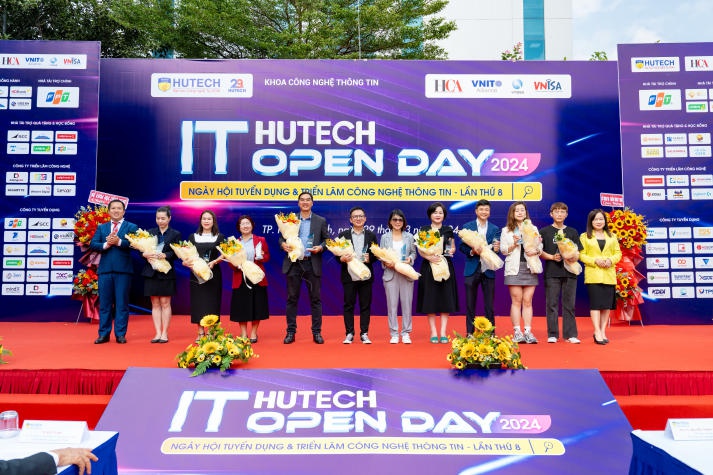 [Video] Gần 50 doanh nghiệp “săn” nhân sự công nghệ chất lượng tại HUTECH IT Open Day 2024 137