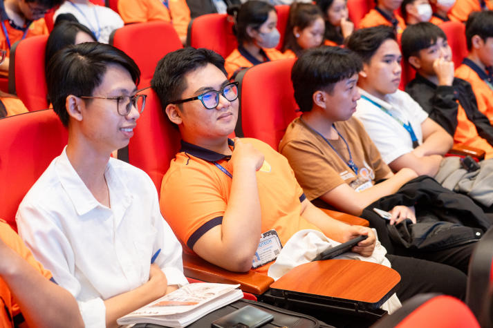 [Video] Khơi nguồn cảm hứng từ công nghệ, tân binh IT-ers HUTECH tự tin bắt đầu hành trình mới 58