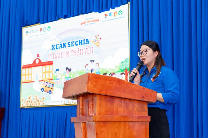 Khi mùa xuân được sẻ chia: Tuổi trẻ Khoa Tài chính - Thương mại mang Tết đến với thiếu nhi khó khăn 10